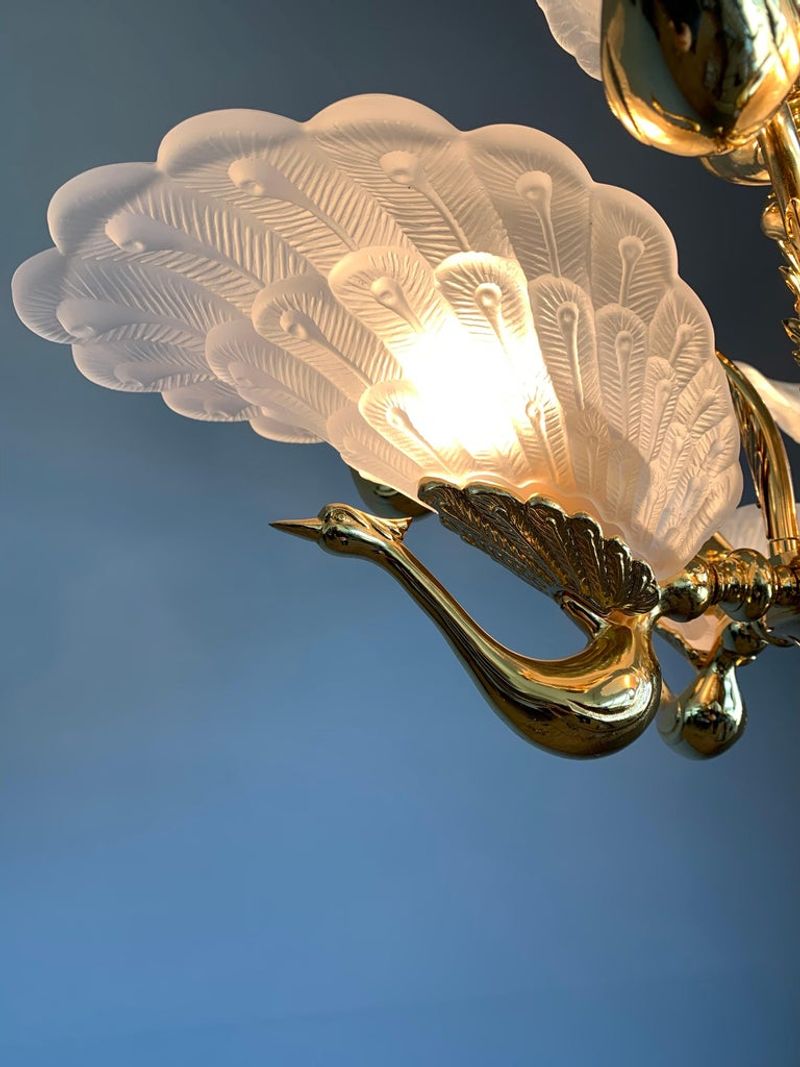 Avian-Inspired Elegance