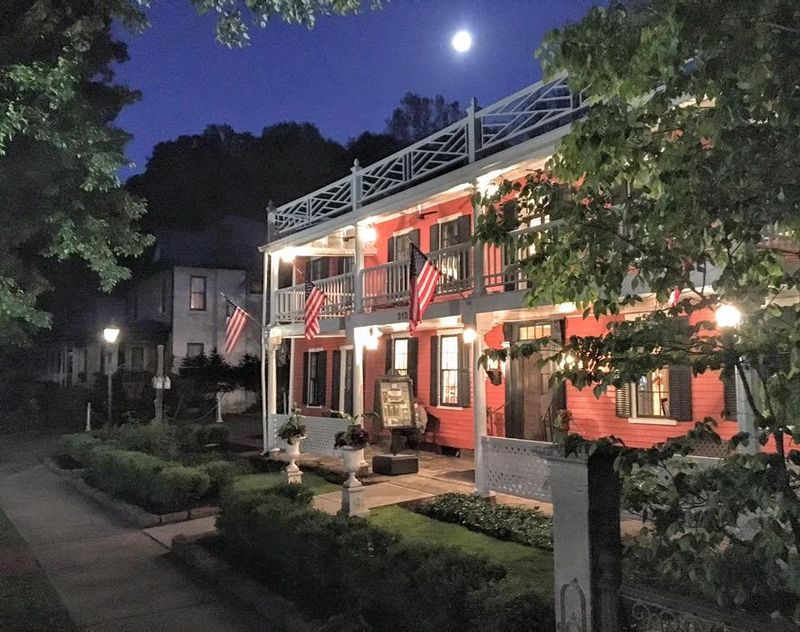 Buxton Inn Mansion - Granville (1812)