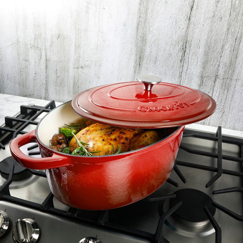 Versatile Dutch Oven: Kitchen Workhorse
