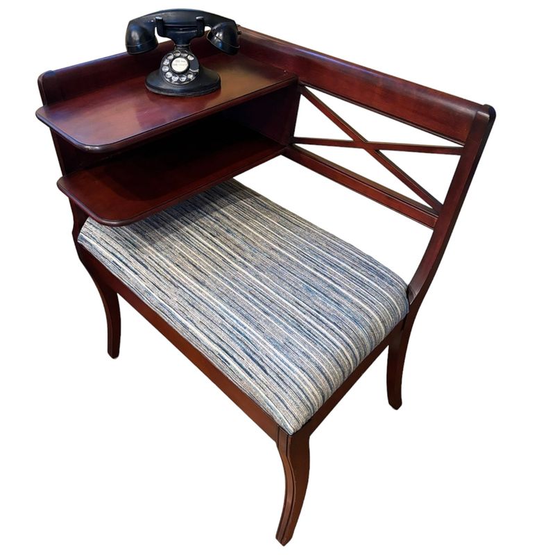 Gossip Benches