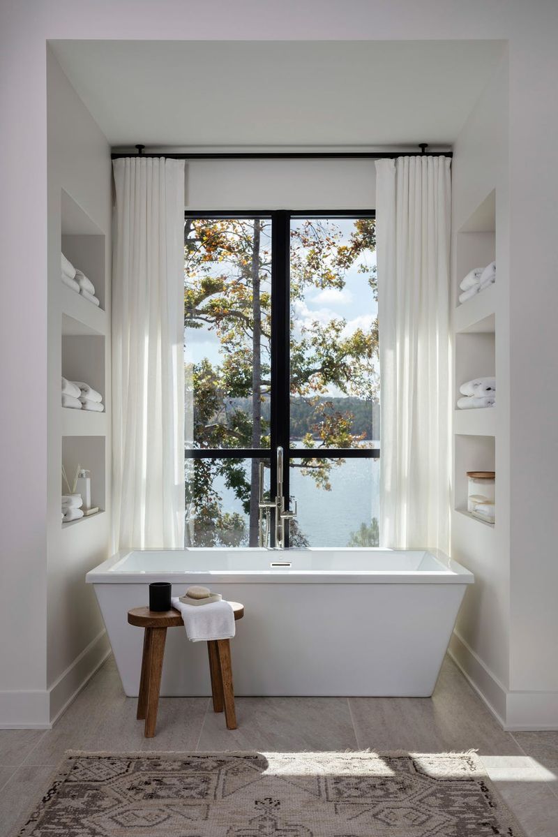 Minimalist Bathing Sanctuary