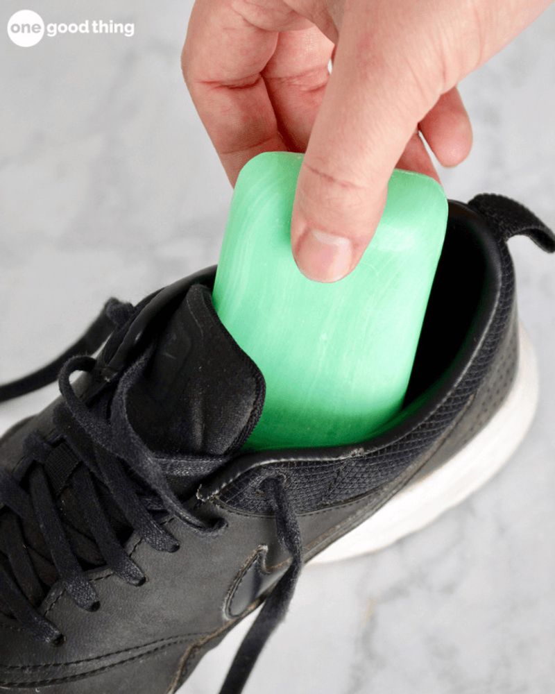 Freeze Smelly Items