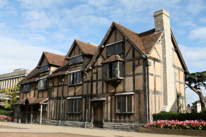 English Tudor Romance