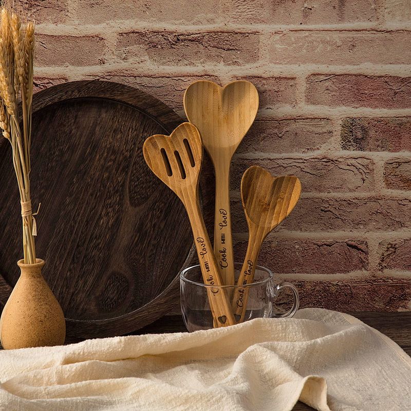 Holiday-Specific Kitchenware