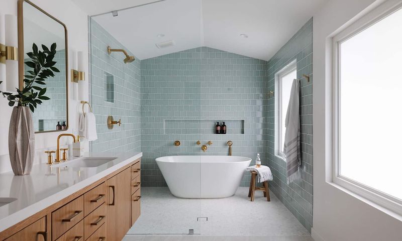 Oversized Soaking Tubs