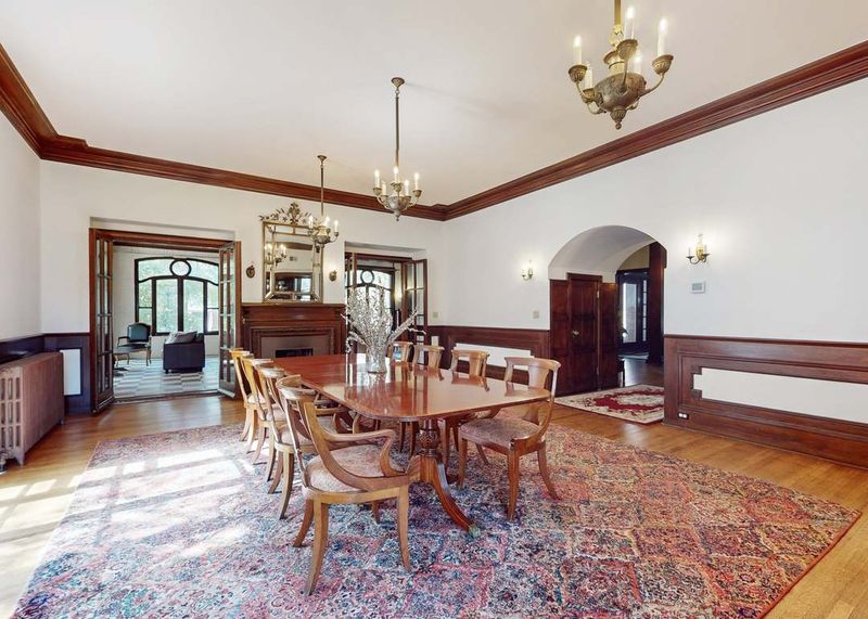 Elegant Dining Room