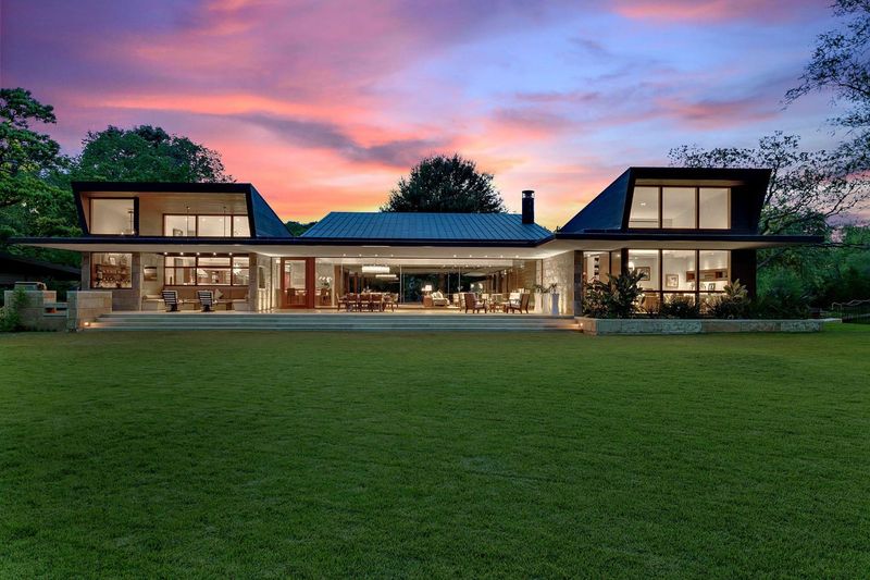 Texas-Sized Mansion On Lake Austin