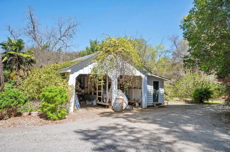 A Barn That Knows What It’s Doing