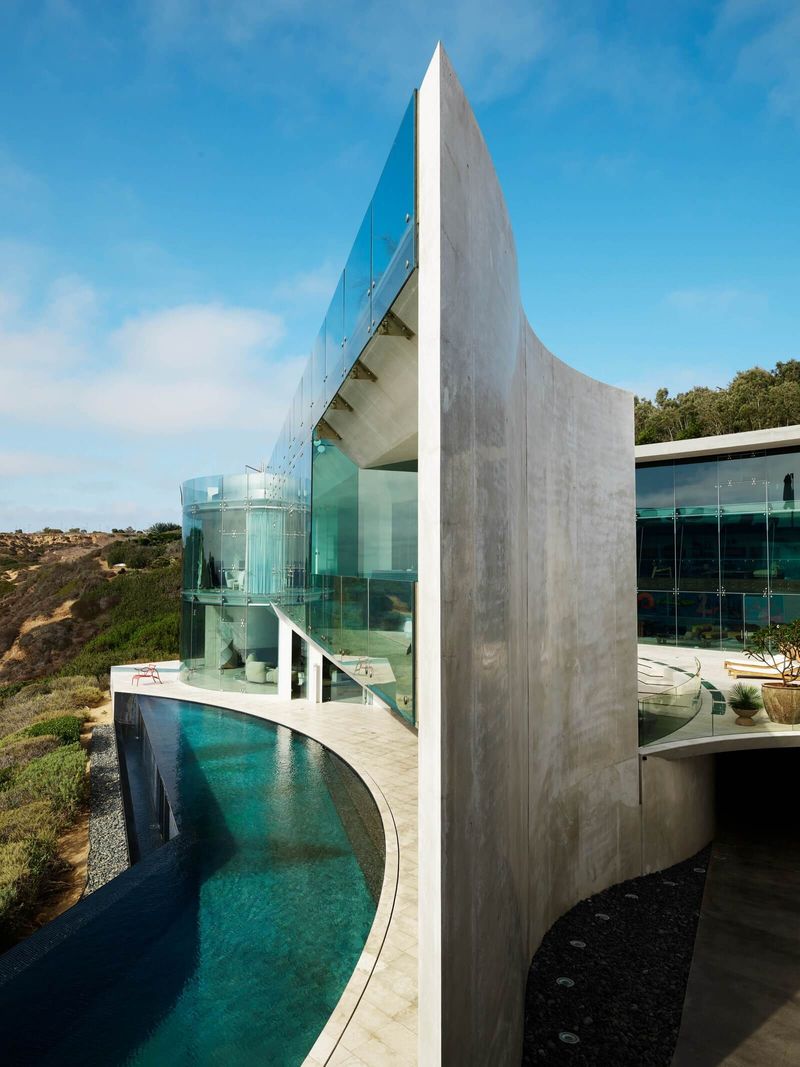 The Razor House in La Jolla - $20 Million Letdown