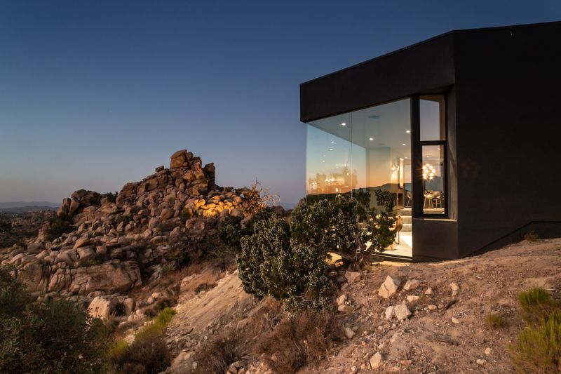 Desert Glass Retreat (Palm Springs)