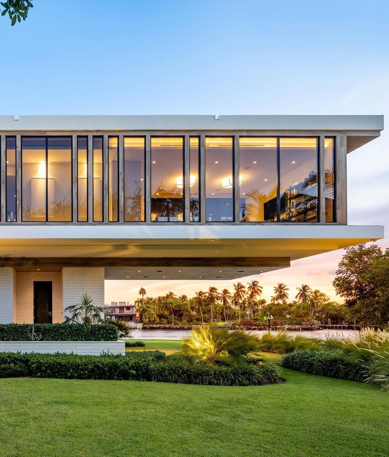 Fort Lauderdale's Gated Peninsula Estate