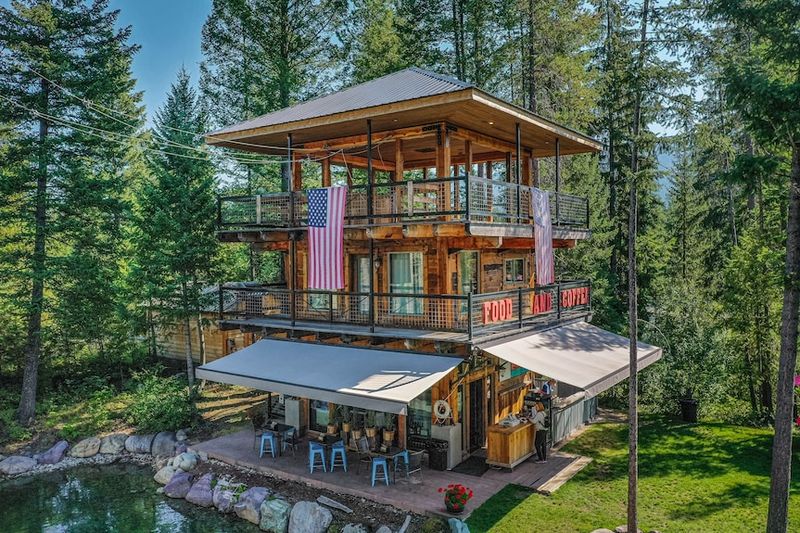 Montana's Glacier Lookout Lodge