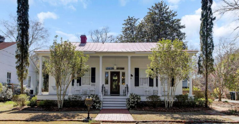 This 1880 Summerville Cottage Is A Dreamy Historic Escape