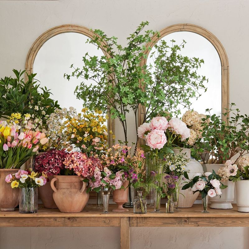 Scale Up With Oversized Single Blooms