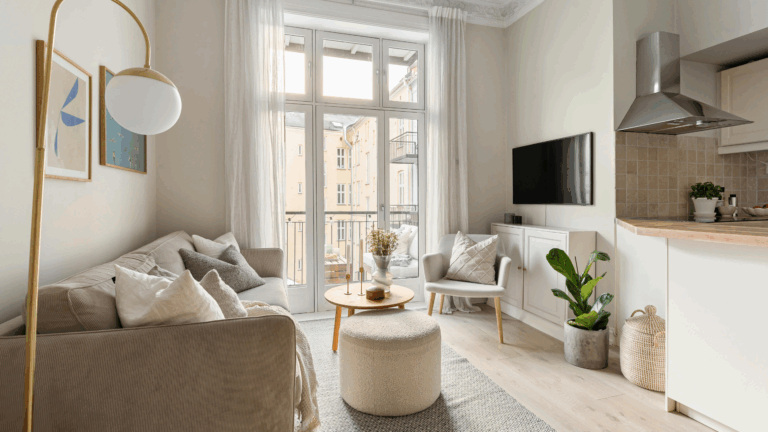 19 Interior Layout Mistakes That Make New Homes Feel Strangely Cramped