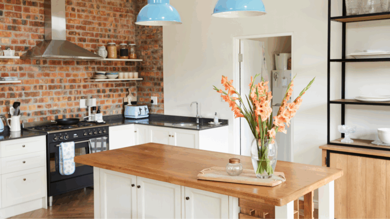 People Who Stage Homes Say These 15 Simple Fixes Can Largely Enhance Your Home Look (Plus 5 Secret Tips)