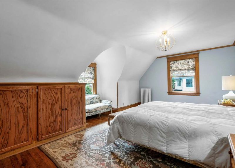 Quiet Upper Bedroom