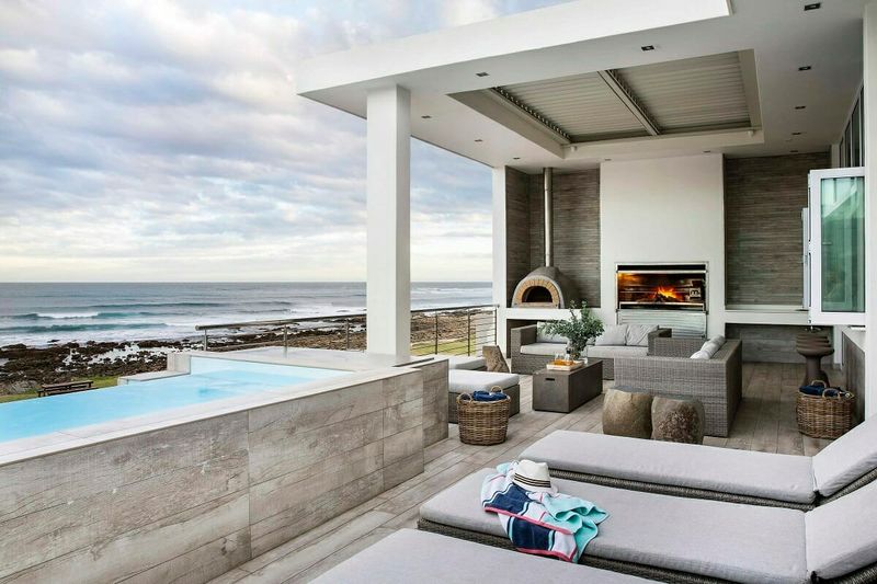 Indoor-Outdoor Living Room