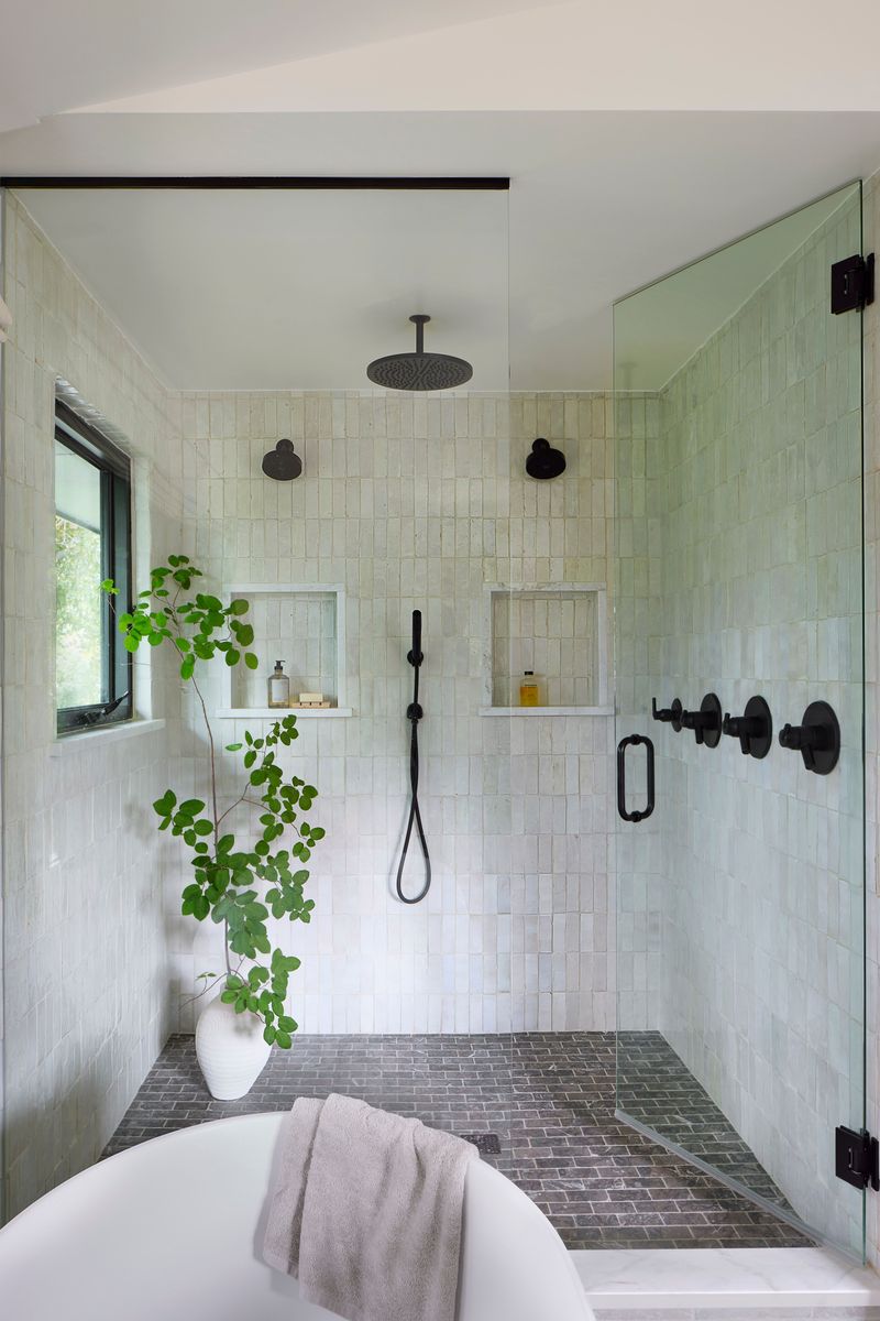 Luxurious Walk-In Showers