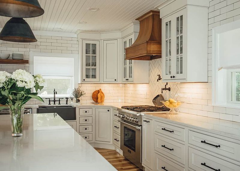 White Farmhouse Kitchens