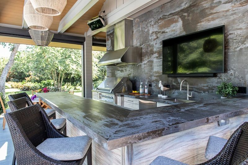 Outdoor Kitchens in Four-Season Climates