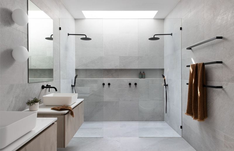 Double-Sided Walk-Through Design