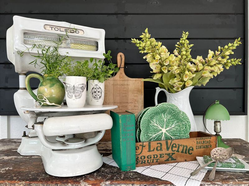 Vintage Kitchen Scales