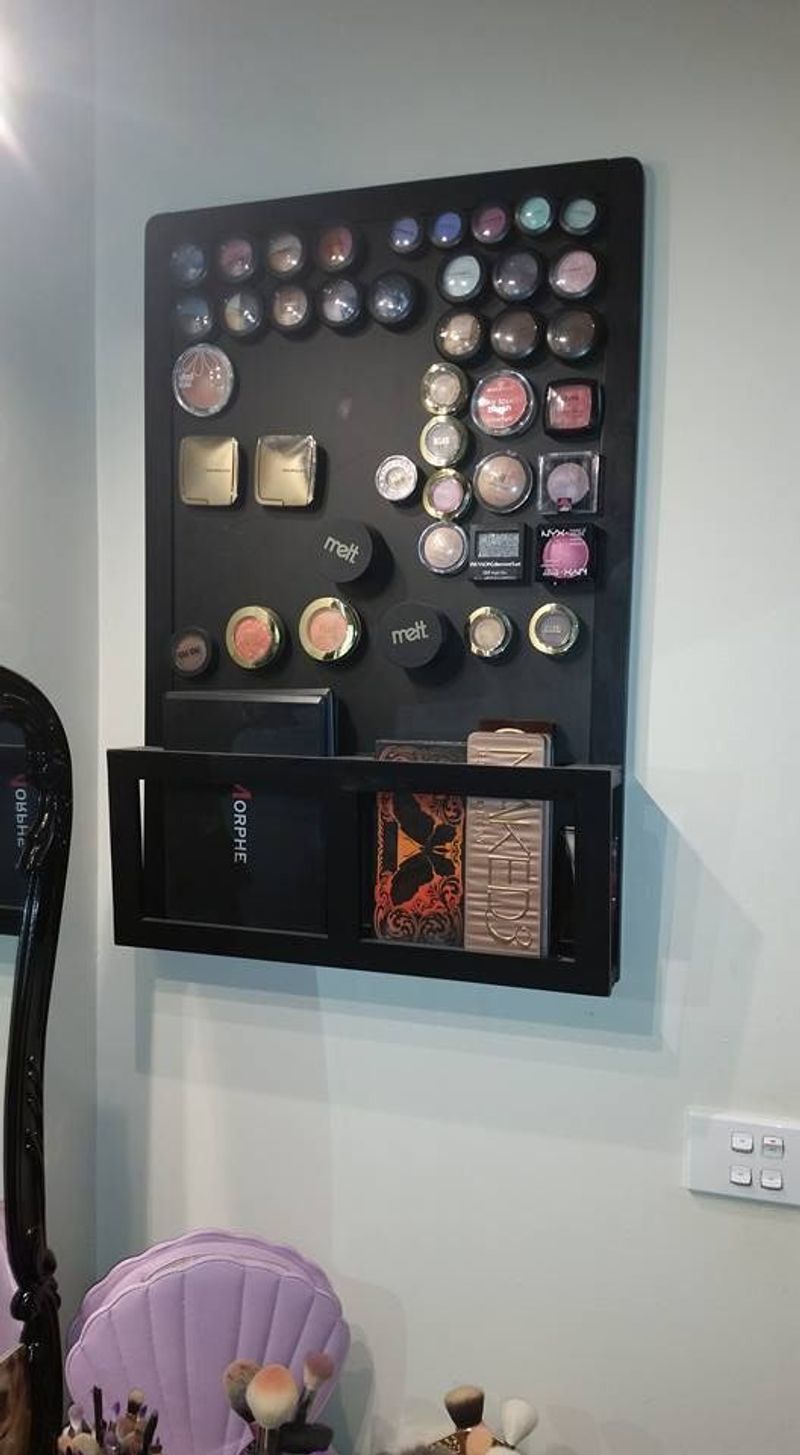 Magnetic Makeup Board