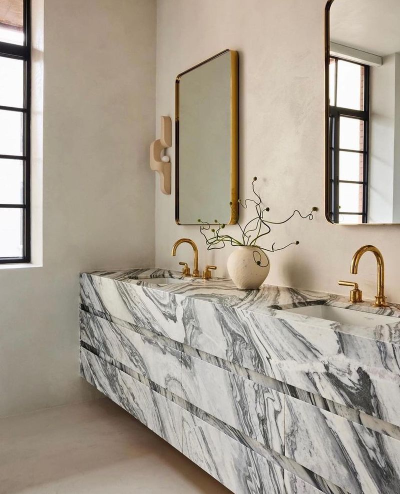 Statement Sinks With Character