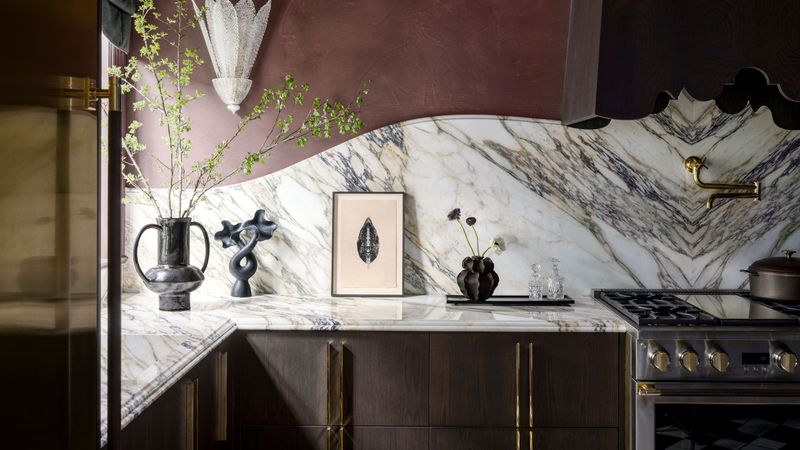 Seamless Marble Slabs: Drama Without the Grout
