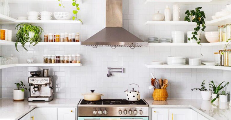 10 Charming Kitchen Ideas That Have Never Gone Out Of Style In America (And 6 That Absolutely Never Will)