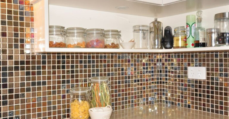10 Kitchen Backsplash Ideas That Are Expensive And Wrong Plus 5 Total Fails