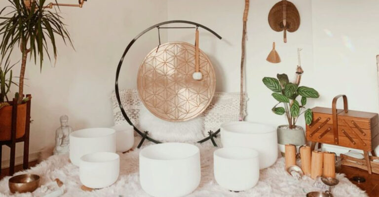 10 Living Room Trends That Will Be Big By The End Of 2025 (And 10 That Are Making Waves Already)