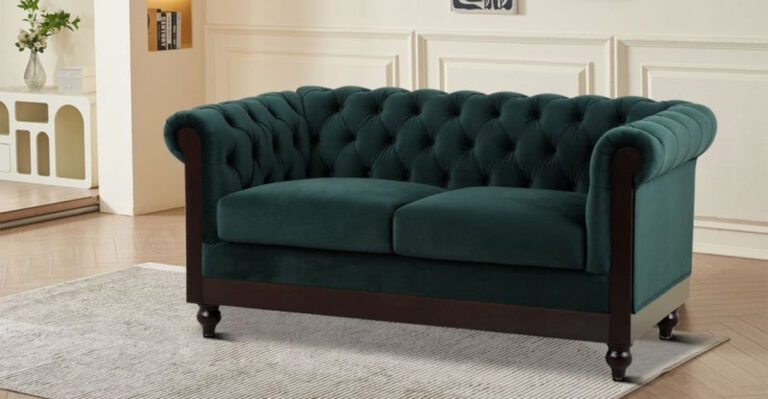 10 Outdated Couch Styles We Should Bring From The Past And 5 We Don’t Wanna See Ever Again