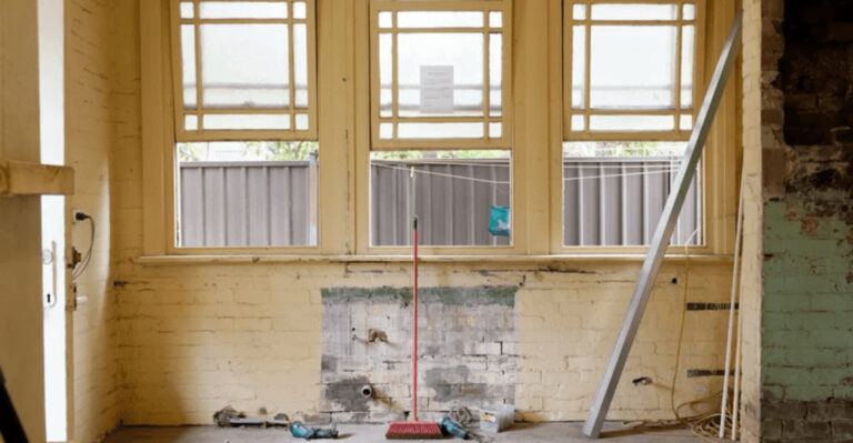 11 Red Flags Home Buyers Hate About Your House And 11 Green Ones That They Always Love