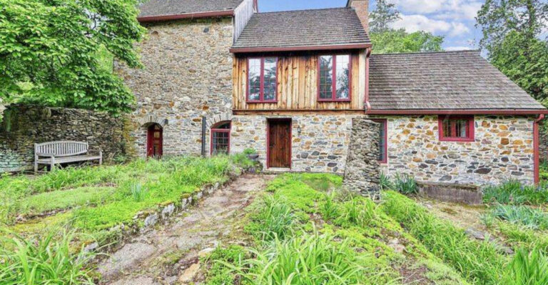 13 Photos Of An 1840 Historic Home in West Chester with Rustic Charm