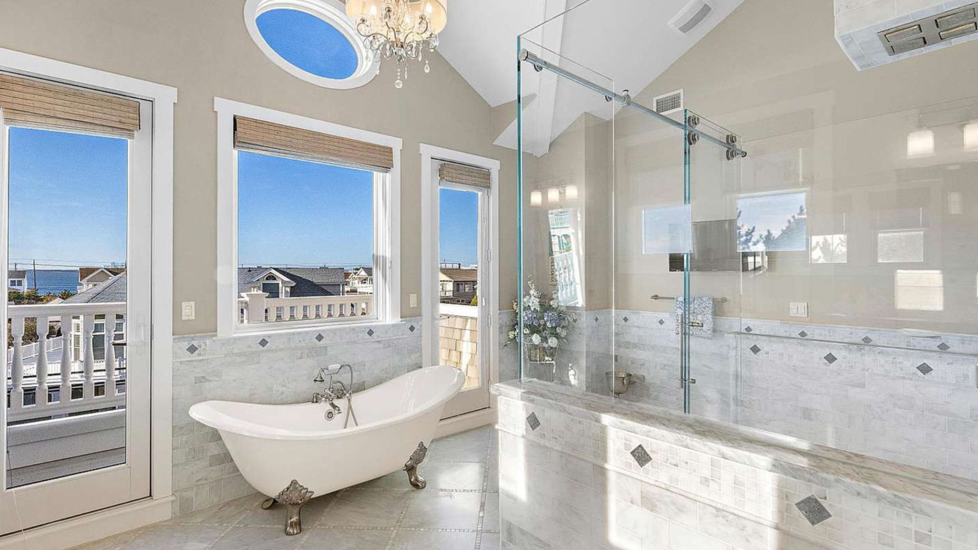 luxurious bathroom