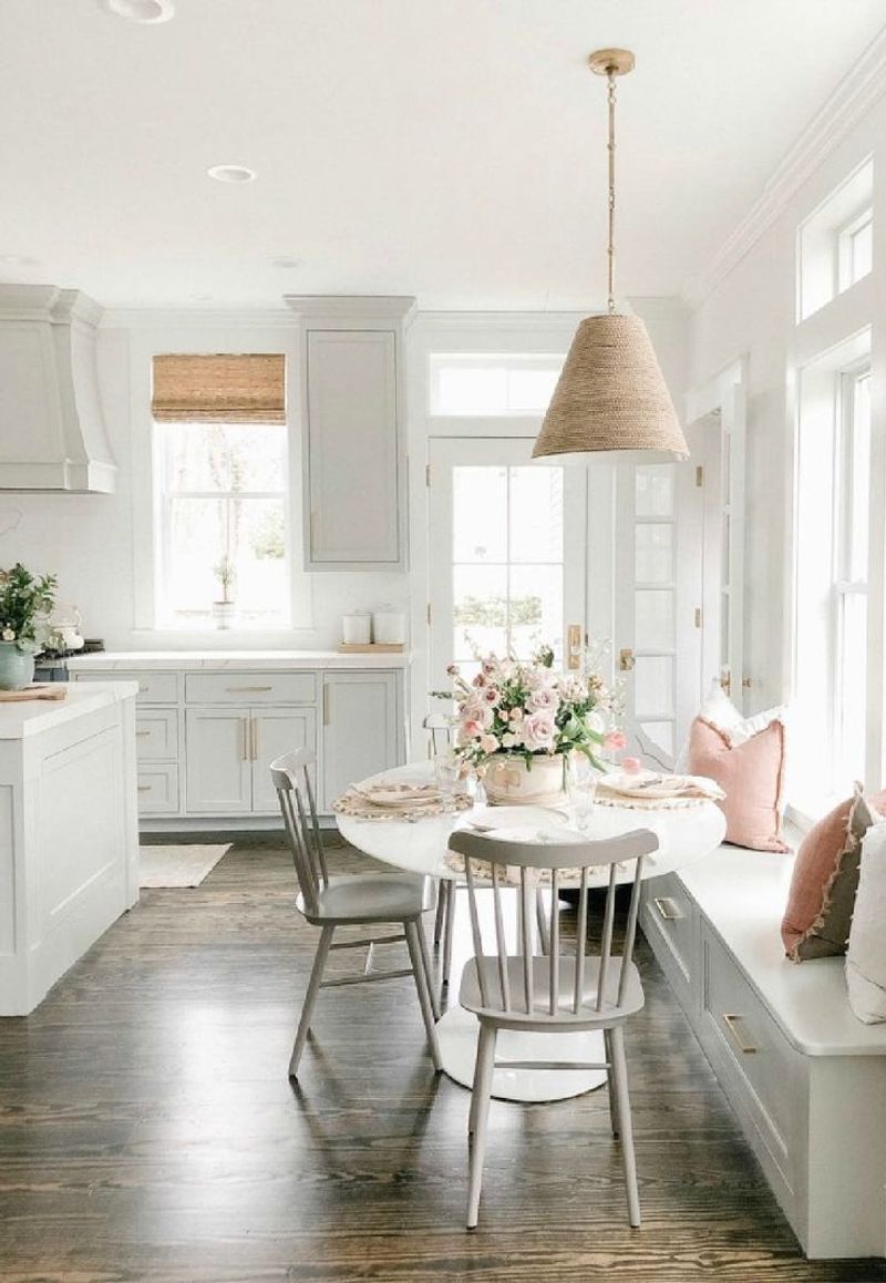 Warm, inviting kitchen corners
