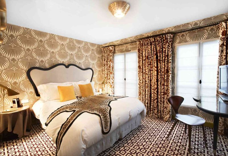 1920s Art Deco Glamour