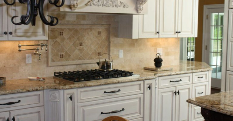15 Traditional Kitchens Experts Say Are Decreasing In Popularity (Plus 5 Even Worse Ones)