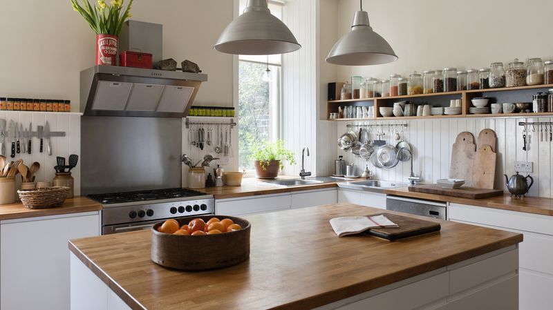 Mix Vintage and Modern Decor