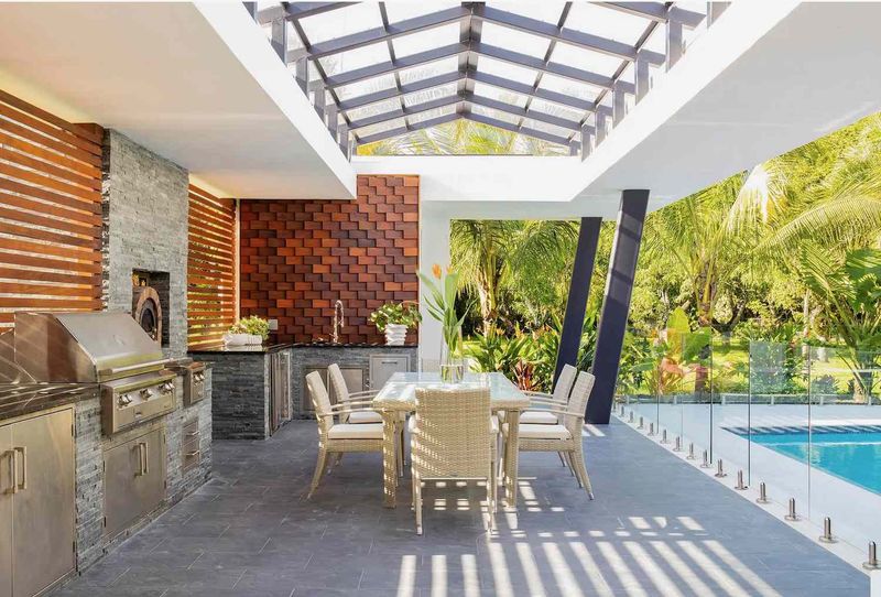Outdoor Kitchen