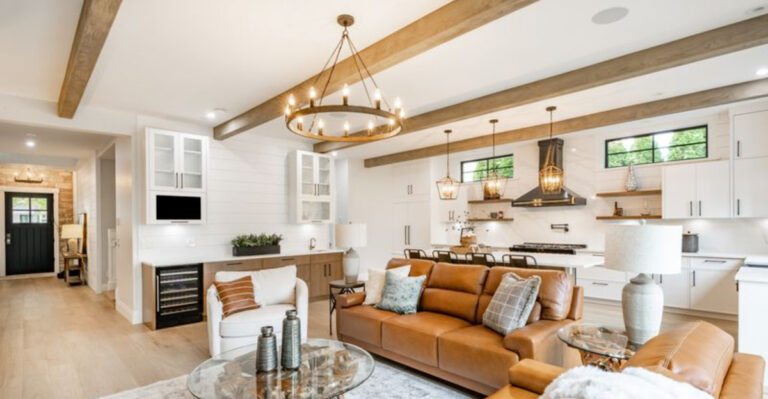 16 Examples Of Decorative Beams In Rooms With A Low Ceiling Which Prove That This Is Not Only Possible, But Stylish Too