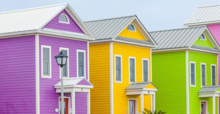 17 Paint Colors Designers Say To Avoid On Exterior Trim