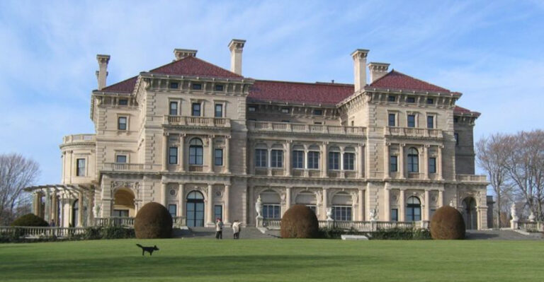17 Photos That Show Inside A Mansion That Belonged To One Of America’s Wealthiest Families
