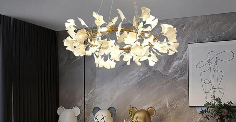 18 Glass Chandeliers That Will Leave Your Guests In Awe
