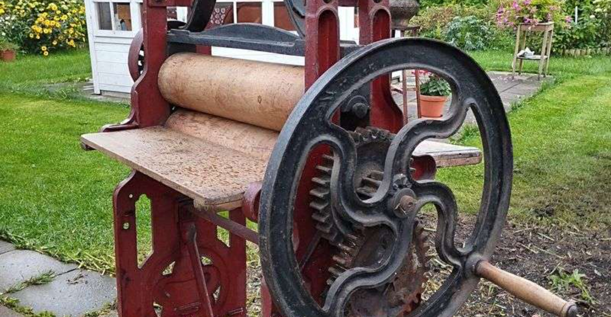 18 Old-School Home Essentials No One Knows How To Use Anymore