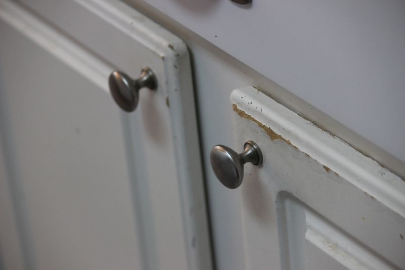 Cheap plastic knobs