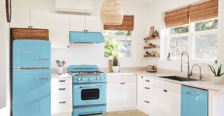 18 Ways To Design A Colorful Kitchen While Ensuring It’s Still Timeless
