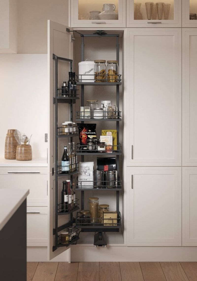 Pull-Out Pantry